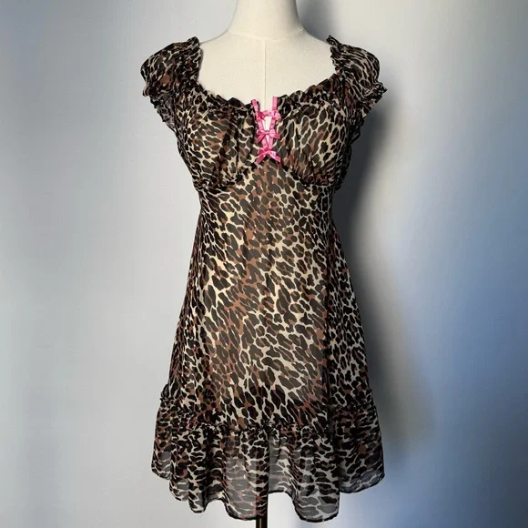 Betsey Johnson Leopard Print Chemise with Pink Accents - Picture 1 of 7
